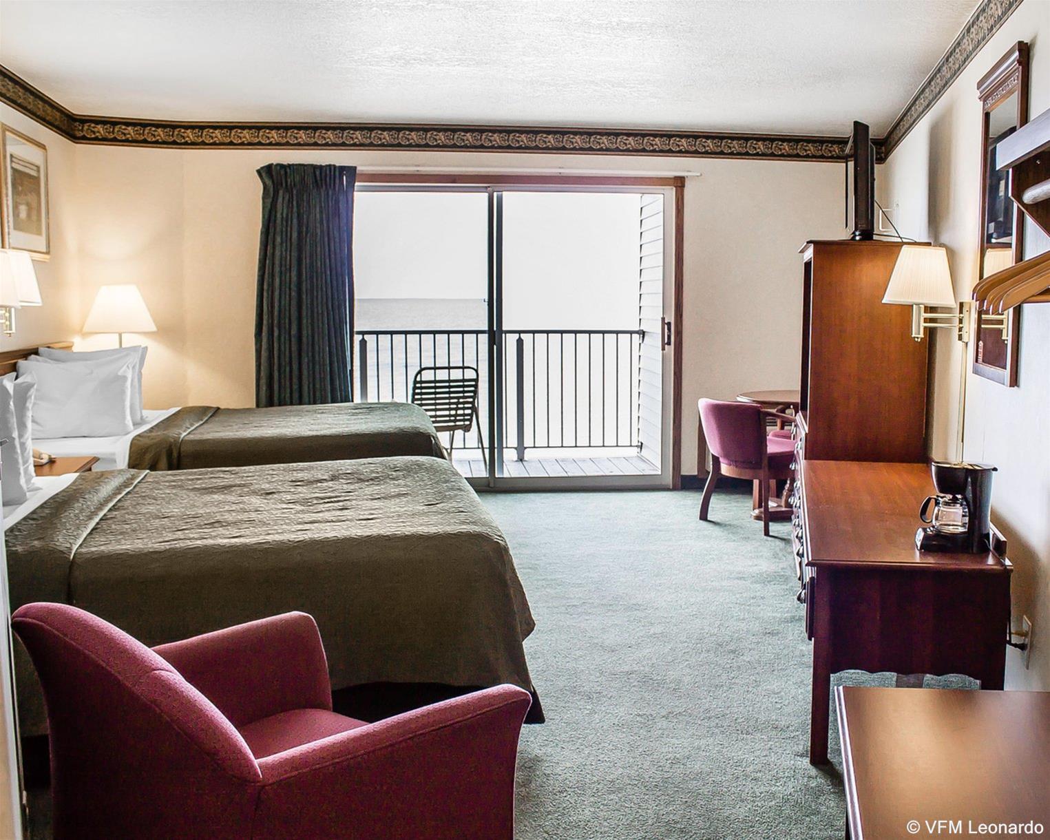 Quality Inn Lakefront Saint Ignace Ngoại thất bức ảnh