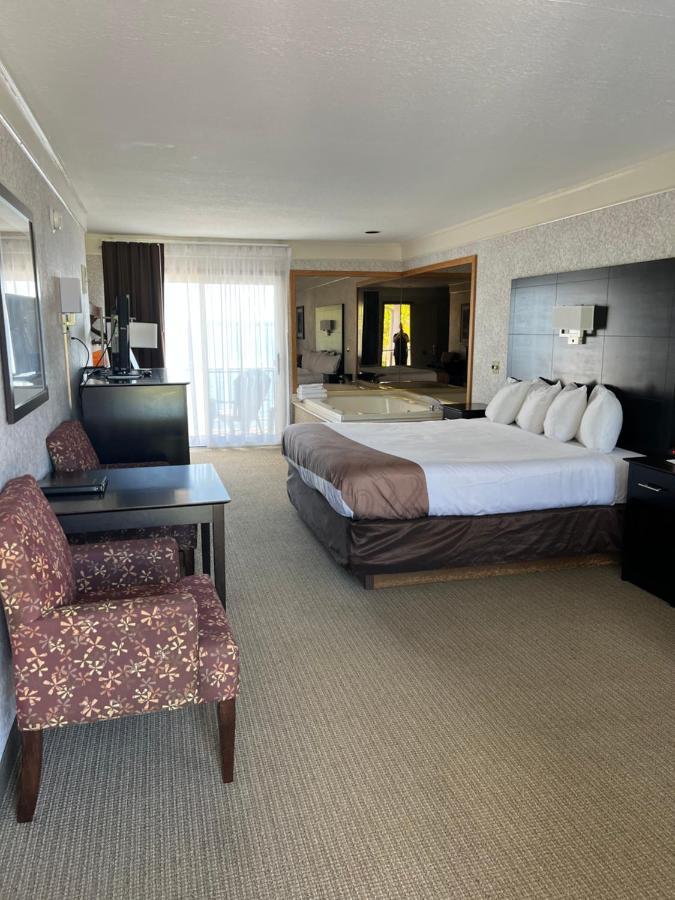 Quality Inn Lakefront Saint Ignace Ngoại thất bức ảnh