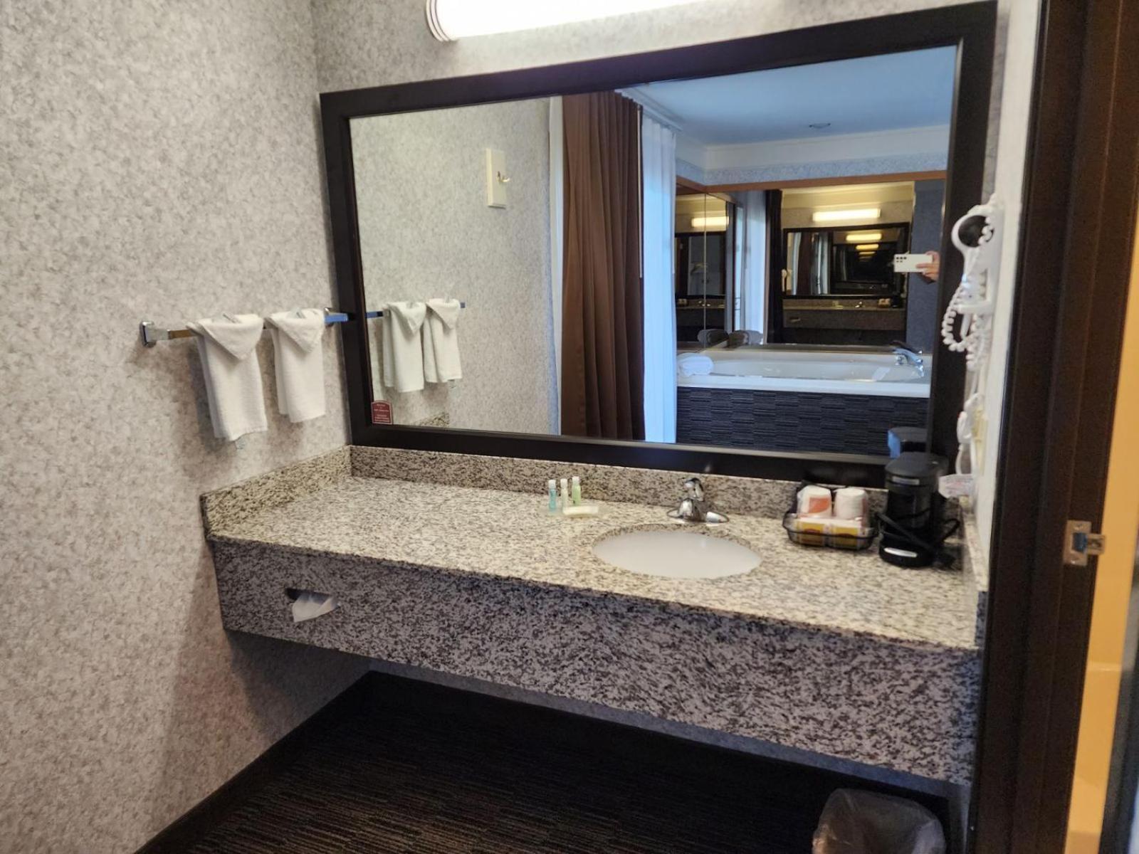 Quality Inn Lakefront Saint Ignace Ngoại thất bức ảnh