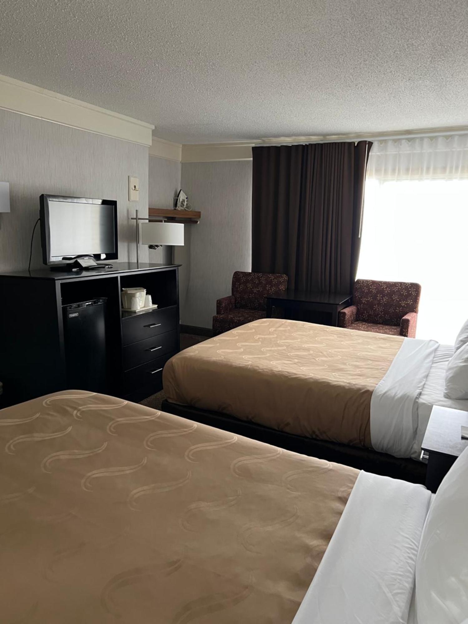 Quality Inn Lakefront Saint Ignace Ngoại thất bức ảnh
