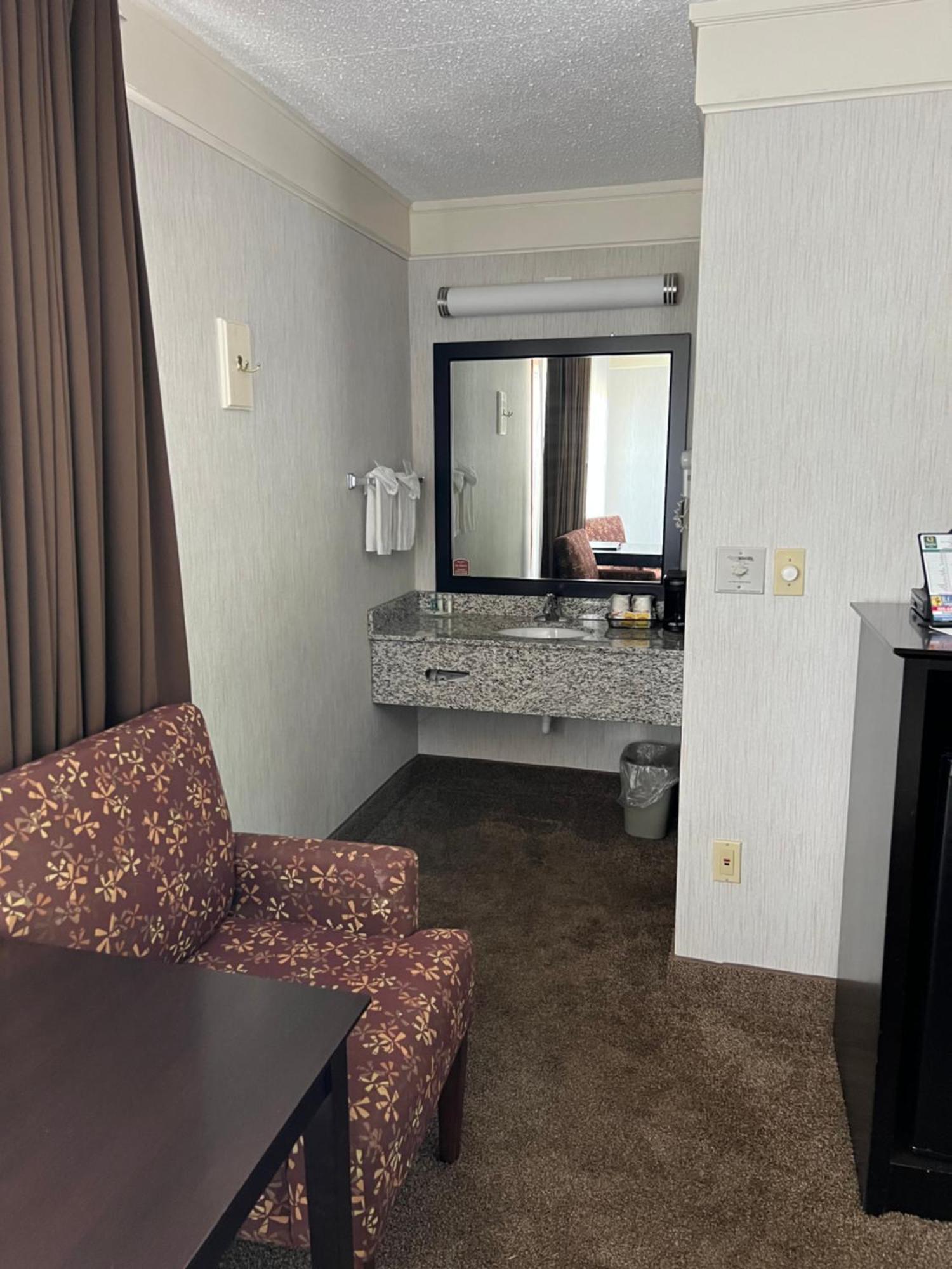 Quality Inn Lakefront Saint Ignace Ngoại thất bức ảnh