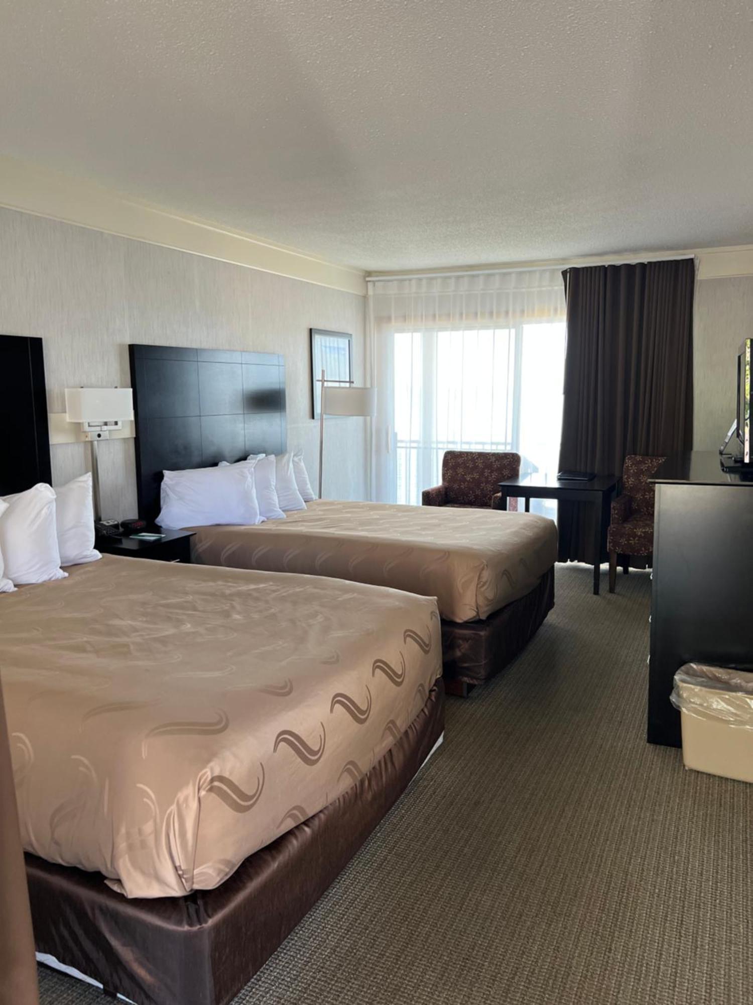 Quality Inn Lakefront Saint Ignace Ngoại thất bức ảnh