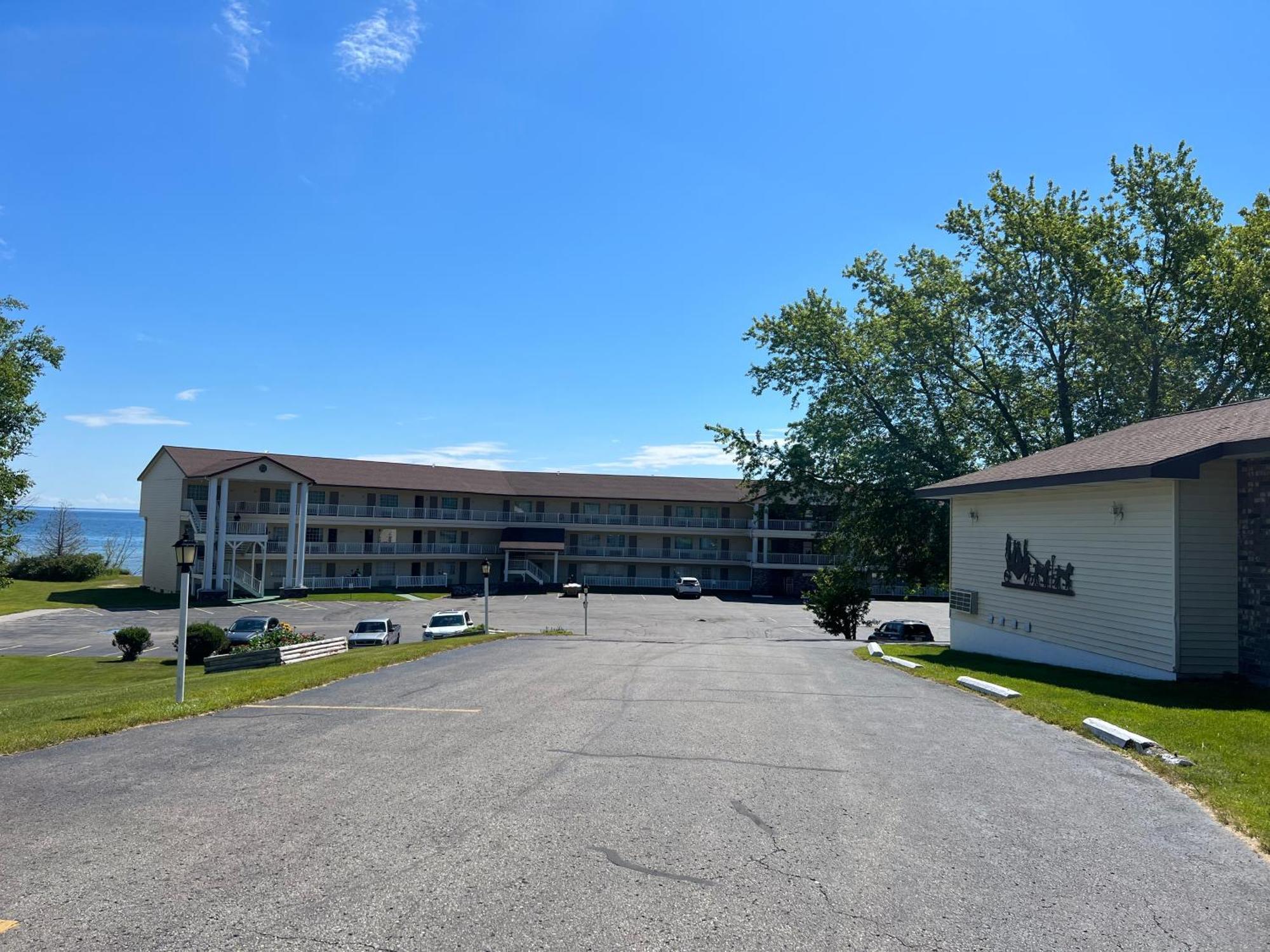 Quality Inn Lakefront Saint Ignace Ngoại thất bức ảnh