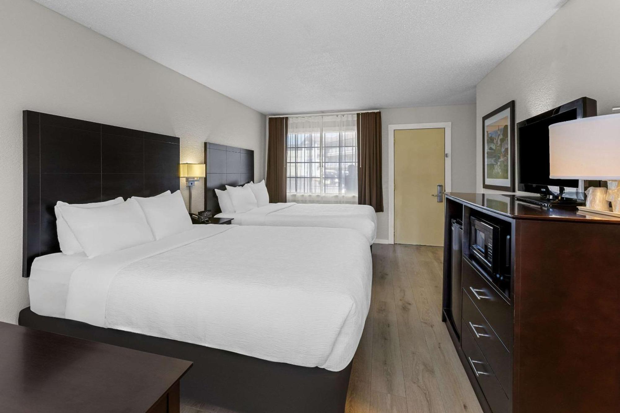 Quality Inn Lakefront Saint Ignace Ngoại thất bức ảnh