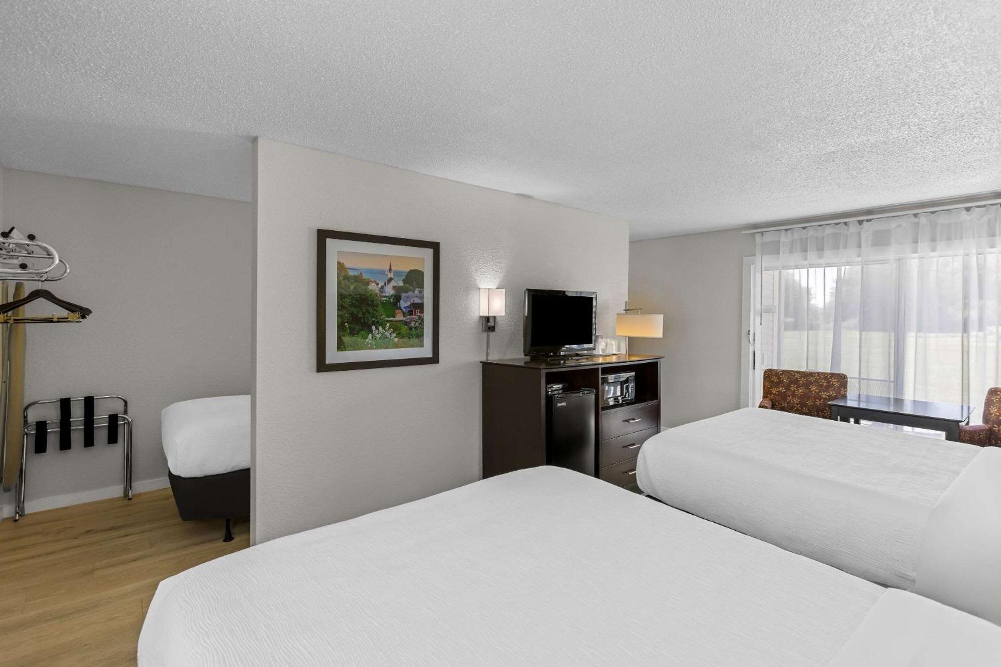 Quality Inn Lakefront Saint Ignace Ngoại thất bức ảnh