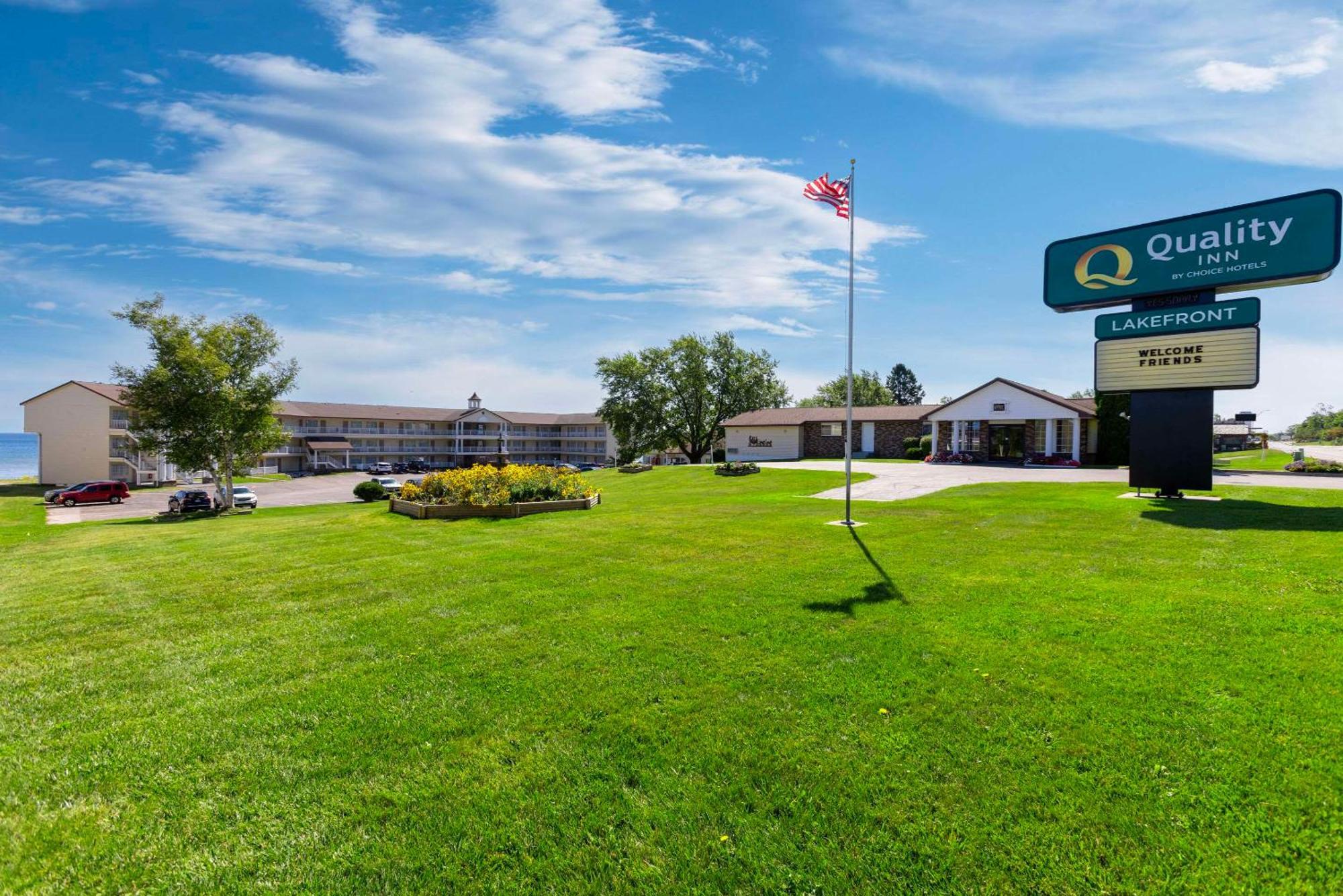 Quality Inn Lakefront Saint Ignace Ngoại thất bức ảnh