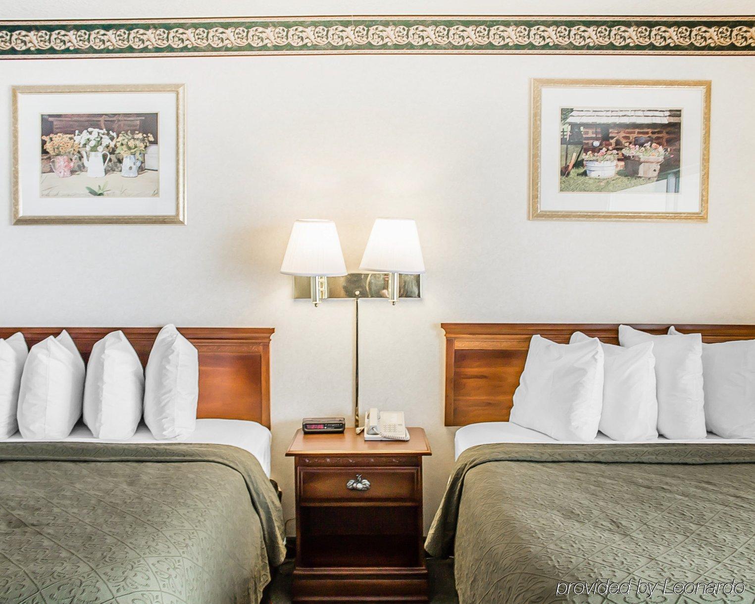 Quality Inn Lakefront Saint Ignace Ngoại thất bức ảnh